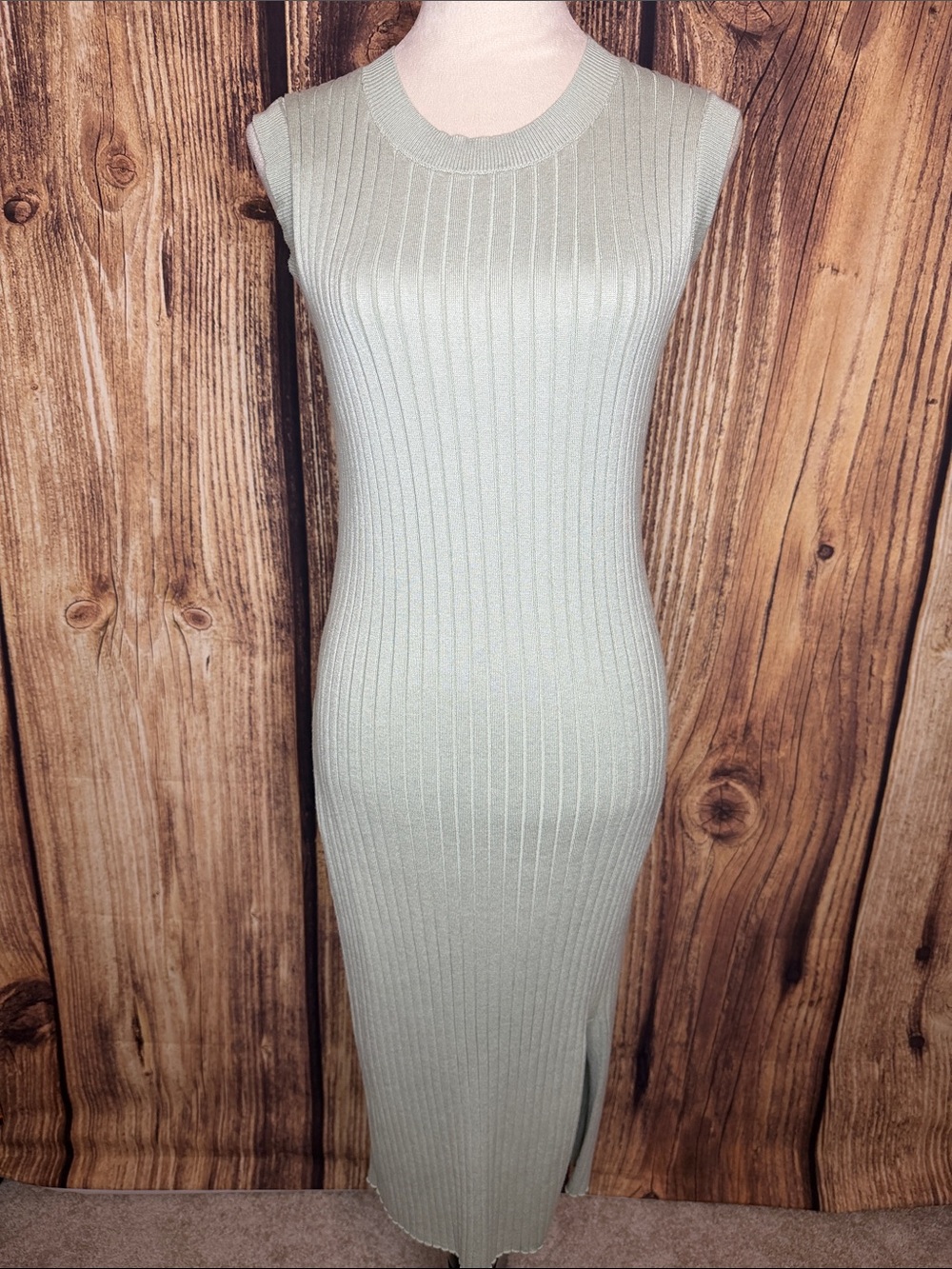 Olive & Oak Sleeveless Ribbed Midi Dress in Sage Green
